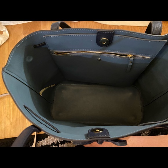 Kate Spade Navy Tote - Picture 2 of 4